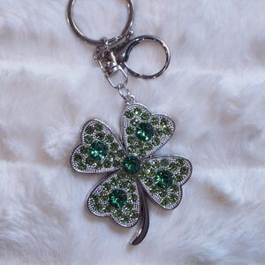 Elegant Green Crystal Clover Key Holder